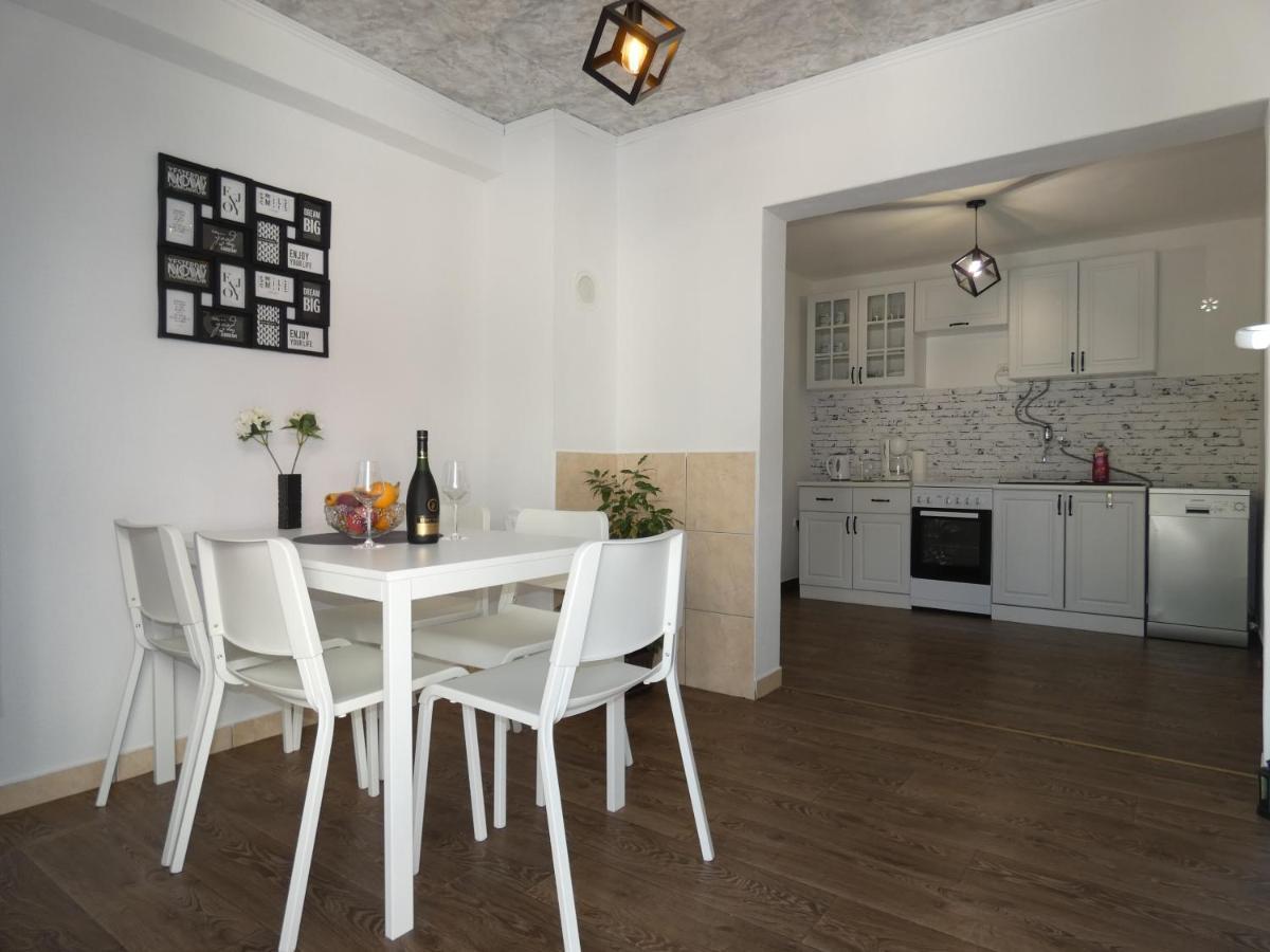 Holiday House Sia Jasenice  Kültér fotó